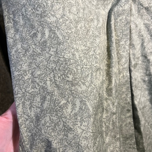 Eddie Bauer Button Up - Picture 2 of 5